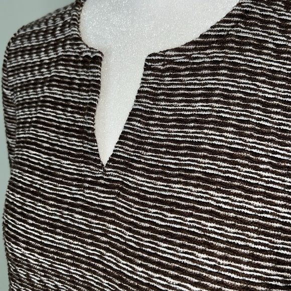 Chico’s Size 1 Soft Stretch Knit Top – Flattering Everyday Essential - Picture 3 of 9